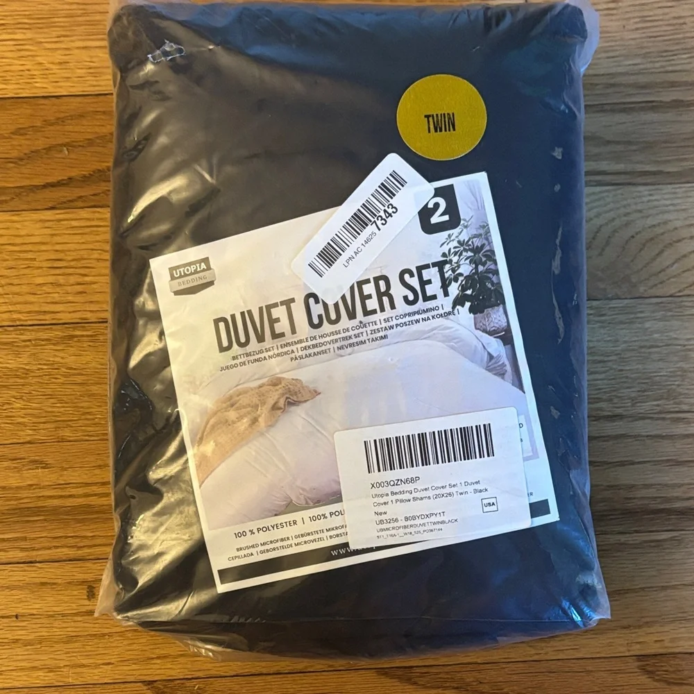 Utopia Twin Duvet Cover Set in Black